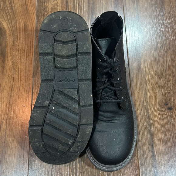 Boys black boots - Picture 3 of 4